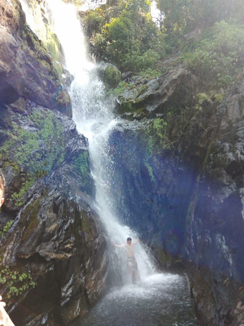 iamrudramurthy's tweet photo. Most dangerous spot of VIBHUTI FALLS, where the only DARE DEVIL was allowed. Swam across a water depth of 100 feet, reached the spot & finally enjoyed the natures blessing.
#Blissful
#realbahubali
#rudrasa https://t.co/UcYJLeBzYu