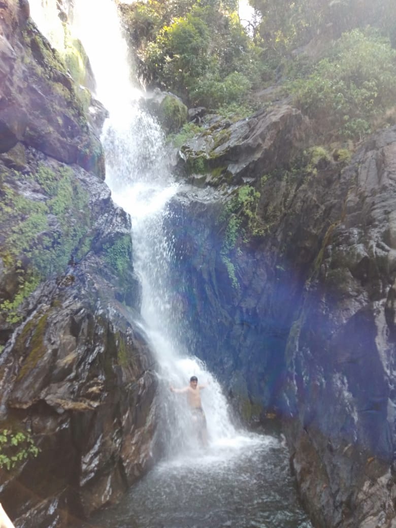 iamrudramurthy's tweet photo. Most dangerous spot of VIBHUTI FALLS, where the only DARE DEVIL was allowed. Swam across a water depth of 100 feet, reached the spot & finally enjoyed the natures blessing.
#Blissful
#realbahubali
#rudrasa https://t.co/UcYJLeBzYu