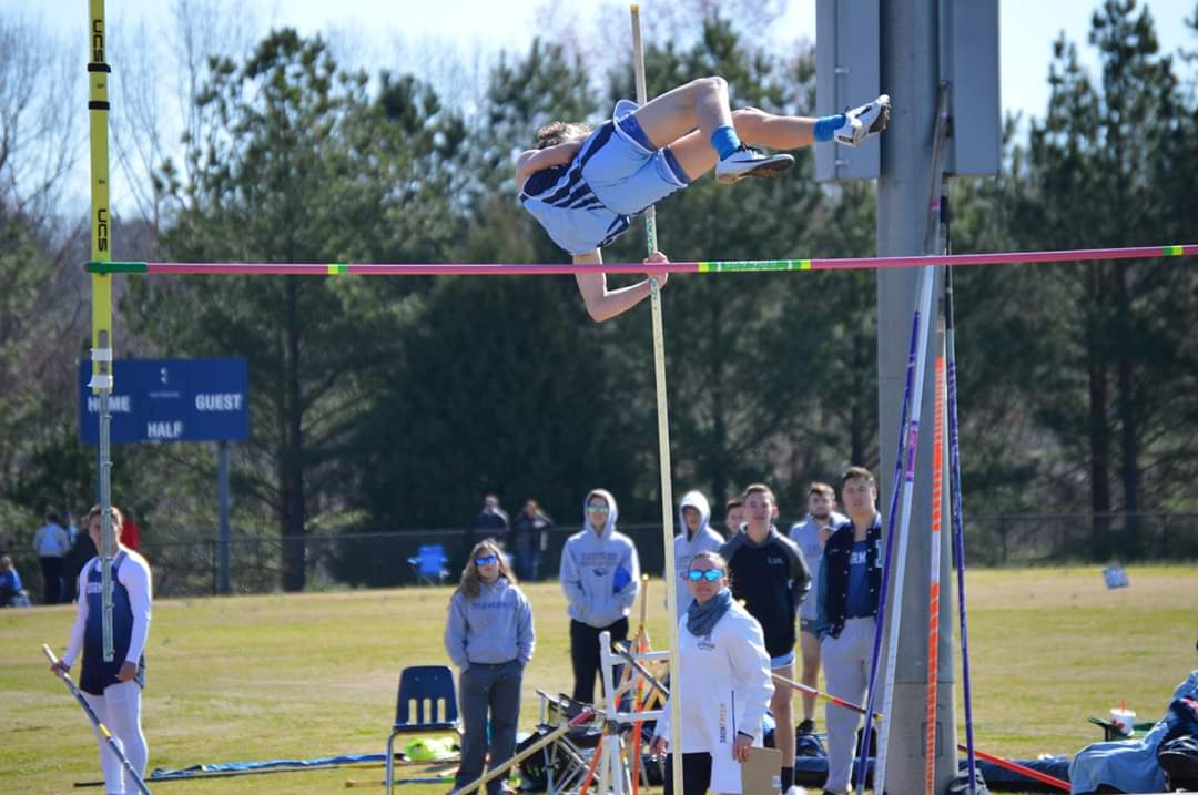 JWallington23's tweet photo. Pole vault pictures from yesterday @KeyPlayerNation #3sportath #mtp https://t.co/NFCv7nZIjQ