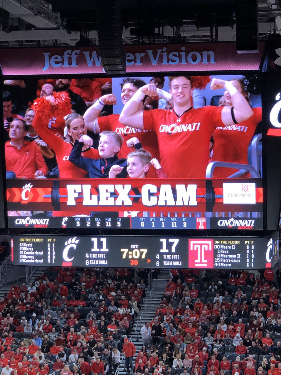 After his question last week about <a href="/coachbrannen/">John Brannen</a> flexing for <a href="/lisabrannen/">Lisa Brannen</a> look who ends up on the flex cam 😁💪 <a href="/Dan_Hoard/">Dan Hoard</a> <a href="/tnel33/">Terry Nelson</a>