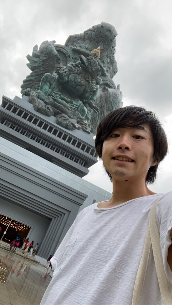 aku_oke_jadi's tweet image. 【📕Buku harian #harike7 】

Hari ini, saya bepergian ke Bali.  Aku pergi ke tanah lot, pantai seminyak dan Garuda wisnu kencana. itu sangat menyenangkan.

tolong perbaiki aku jika aku salah👏🏼

8/3/2020