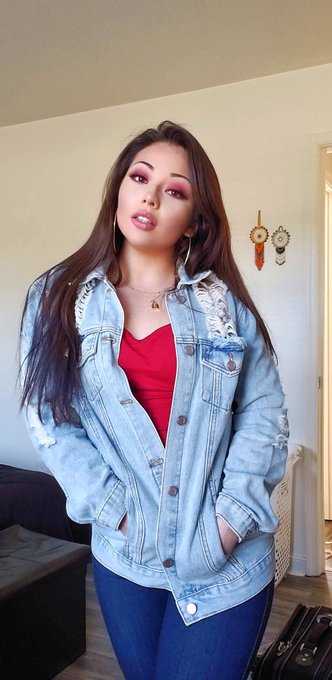 reuploading because I really liked these... 🥰🔥🌶❤ sorry if you already saw them 🤣😂  #SeductiveSunday #Repost<a href="/tag/repost"class="tags"><span>#repost</span></a><a href="/tag/seductivesunday"class="tags"><span>#seductivesunday</span></a>