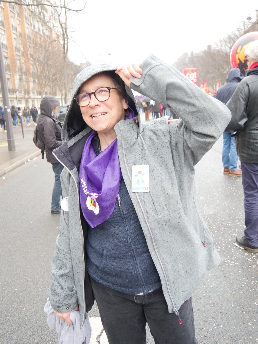 93Fsu's tweet photo. 💪 #manifestation du #8mars, massive et déterminée 💪

#JourneeDesDroitsDesFemmes #GrandesGagnantes https://t.co/SkGq57HpJq