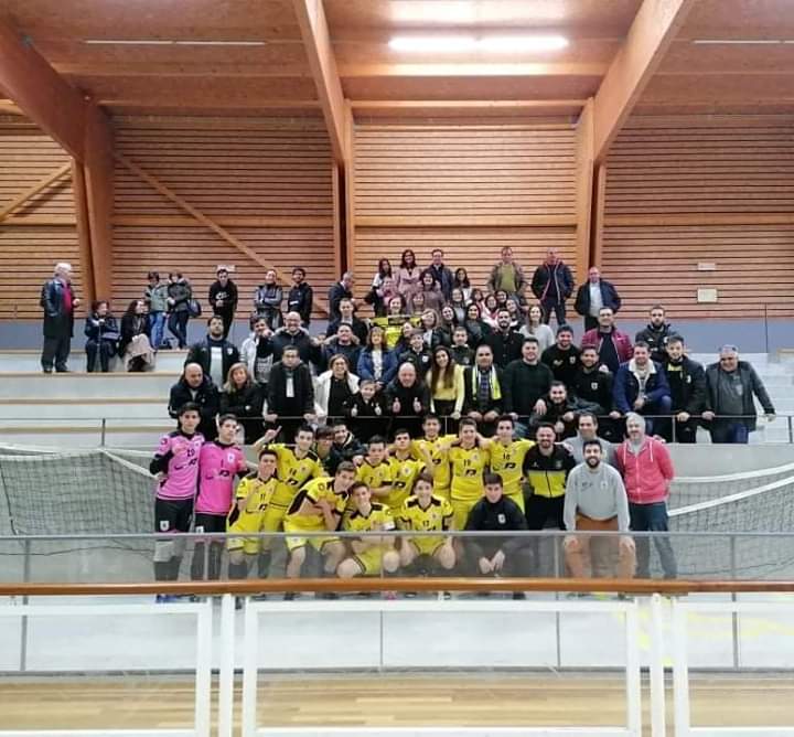 PARC É CAMPEÃ DISTRITAL DE JUVENIS 🏆🥇 
.
Pela segunda vez na história do clube, o escalão de Juvenis da PARC é campeão distrital.

Parabéns a todos!

#PINDELOHISTÓRICO #JUVENIS #ÉCAMPEÃO #ÉUMSENTIMENTO