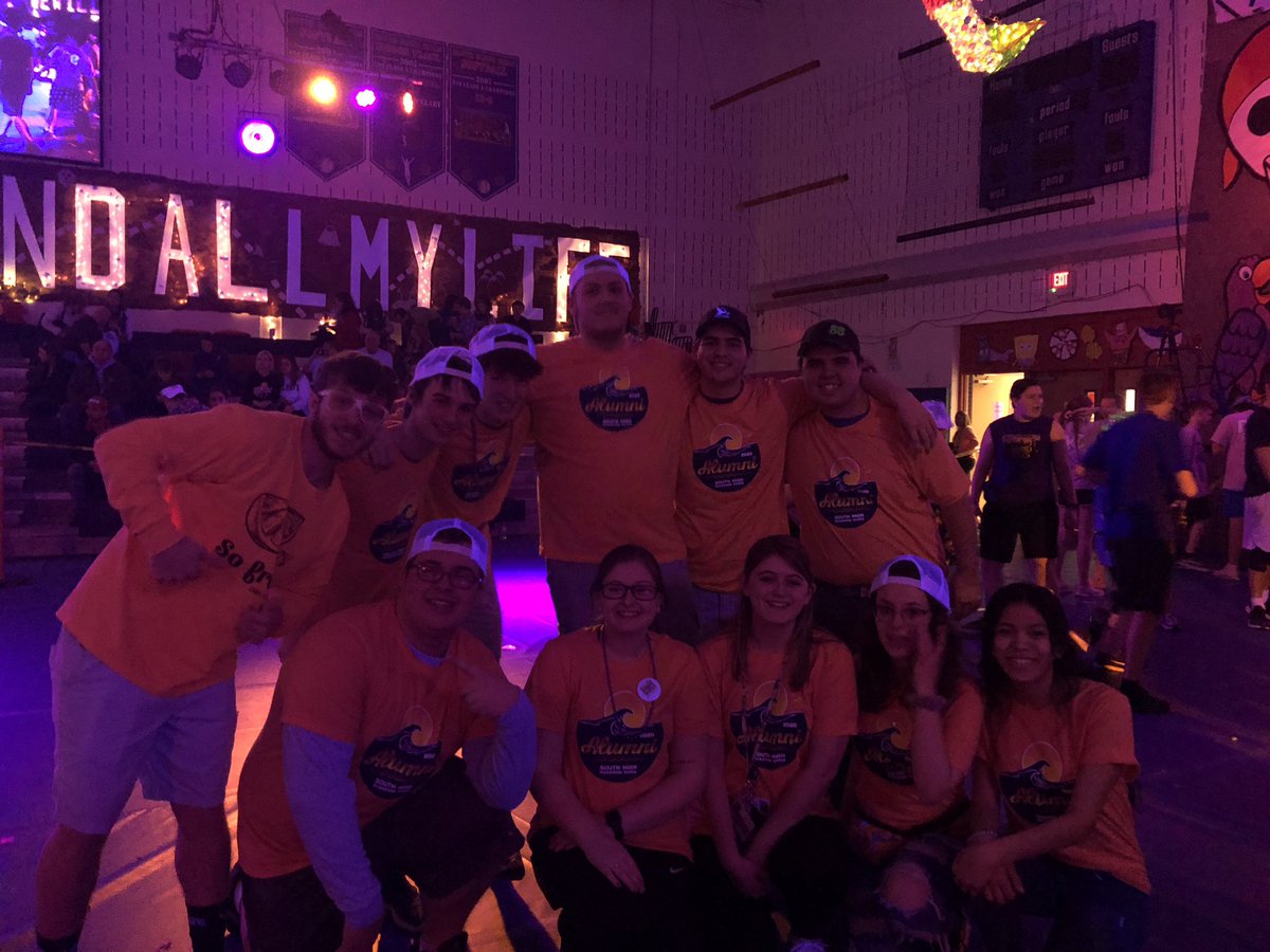 #SHMDAlumni damce hour!! #shmd20💙❤️🐠🐟