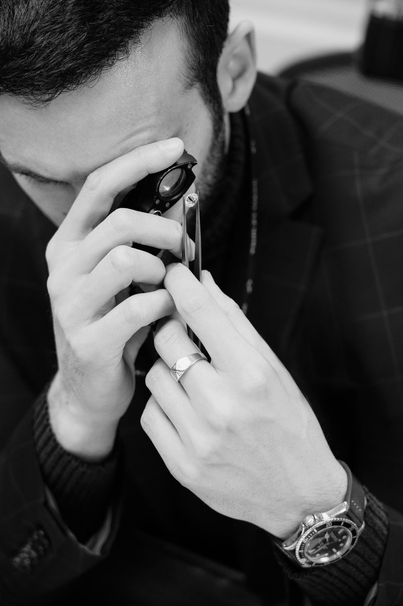 smallCHANGE_Mag's tweet photo. Via CHANGE., @DanielFifthAve re: Daniel Merin newly launches family diamond business amidst New York’s 5th Avenue retail decline. “Education is a must in the sales process, customers value information in 2020.” 

#SS2020 - https://t.co/ubZIlHc6FF 
photography by @MarkElzey https://t.co/lvTFlHsiiR