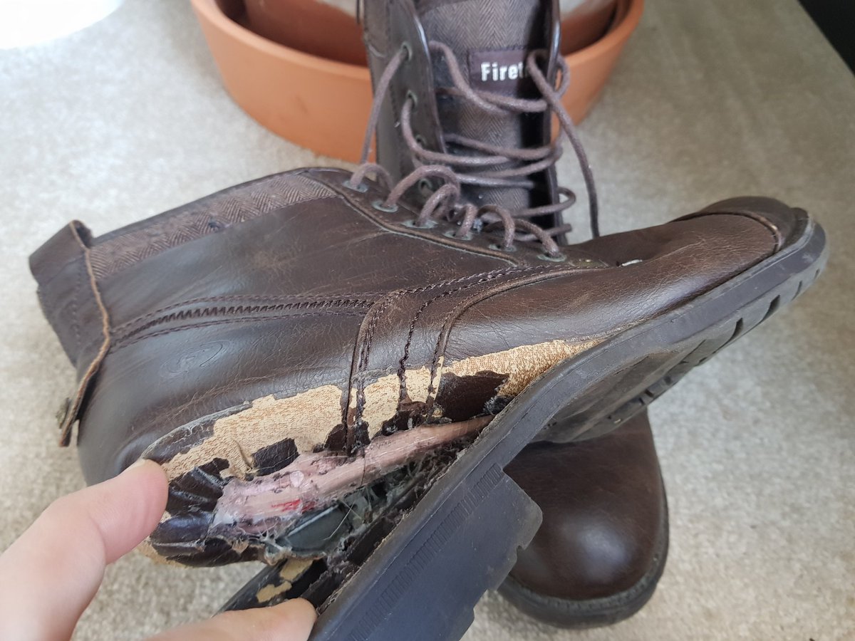 therealfazz's tweet photo. Please please please do not be tempted to purchase @FiretrapOnline footwear. It is utterly unfit for purpose. This is the result of wearing these boots outside 6 times! Exceptionally disappointed #firetrap #firetrapboots #unfitForPurpose #cheapCrap https://t.co/0pQ1nwhaUK