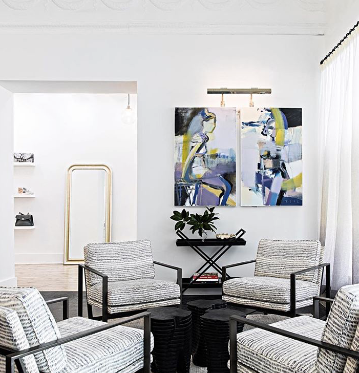 KingCharlesInn's tweet photo. From boutiques to brands you love; Downtown Charleston is the shopping destination of South Carolina. 📷@hampdenclothing
#beautifuldestinations #travelgram #travel #exploremore #stayandwander⁠ #shopping https://t.co/wKrYTjzZKy