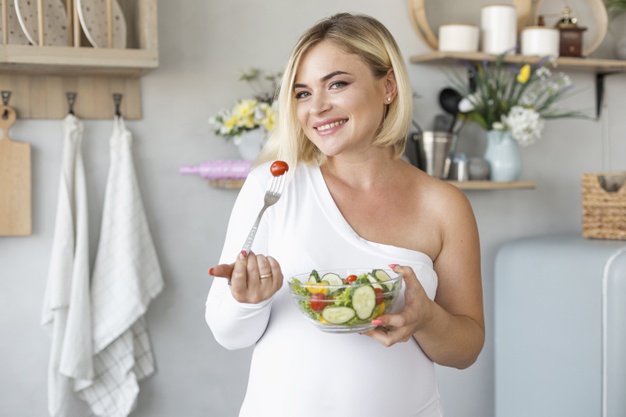 Esta es la razón por la que existen #embarazadas que no consiguen llevar una #alimentación saludable 🥗 consalud.es/estetic/nutric… cc <a href="/TWCMED/">CMED</a>