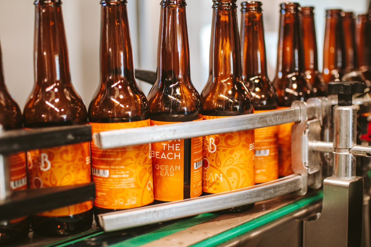 oceanlabbrewing's tweet photo. B.O. B. is ready for you and your weekend activities! ¡Salud! 
#HechaEnPuertoRico #ElaboradaLocalmente #PuertoRico
#BornForEveryone #BornOnTheBeach #DrinkLocal https://t.co/Kg8zAPxnNY
