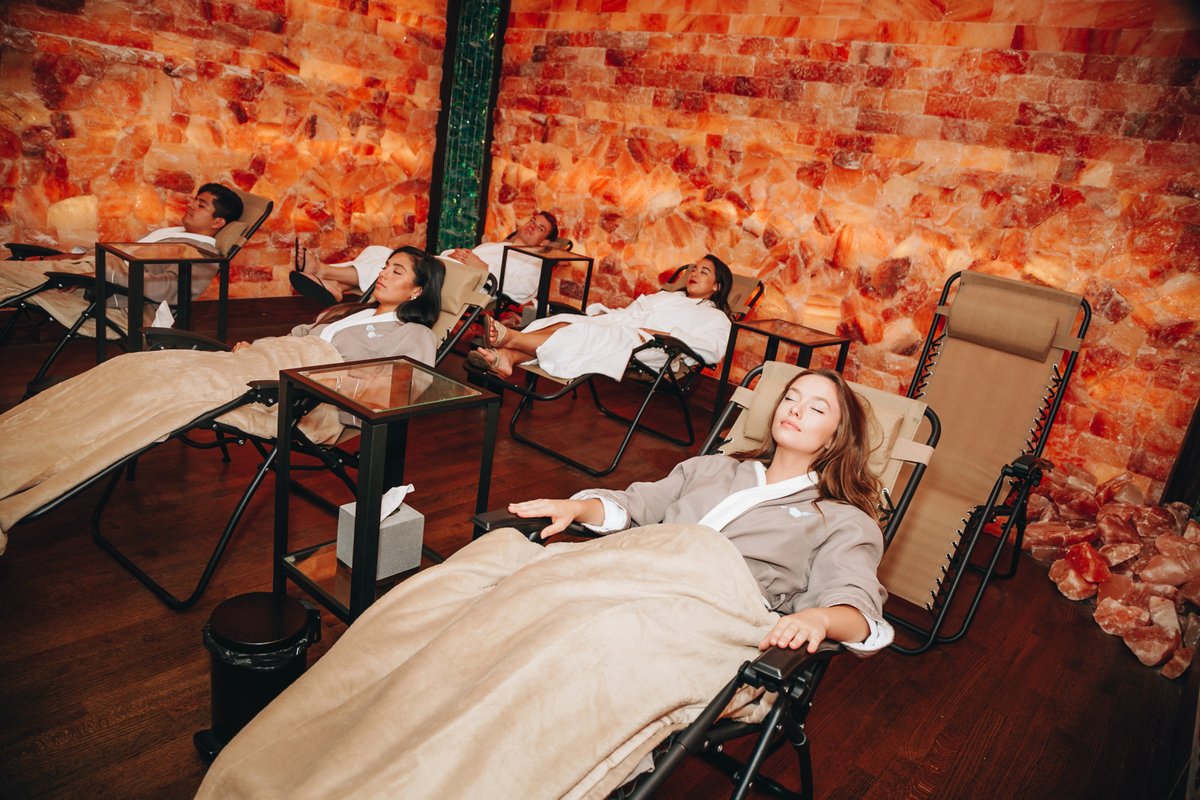 G2OSpaSalon's tweet photo. We can’t think of a better way to “spring forward” than with a spa day! Book an appointment with us today: https://t.co/oMKGGYyX2Q https://t.co/w2LcundgJP
