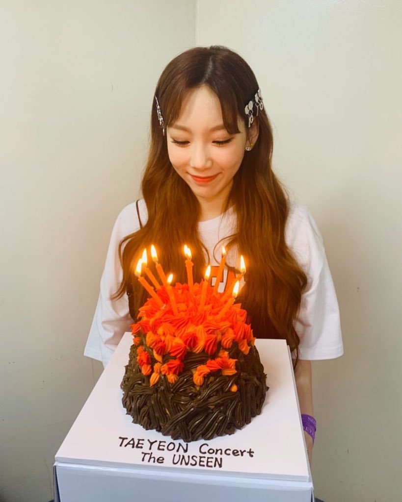 태연아 생일 축하해🥳🎂🎉
항상 좋은 모습으로 우리랑 만나고 고마워~
앞으로도 밝게 웃으며 계속 노래해! #HAPPYTaeyeonDay
#태연이와함께있어난Happy
#309배로_HAPPY한_Taeyeon_Day