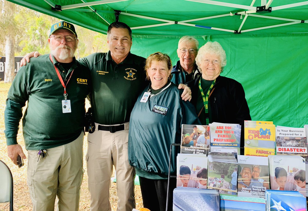 SheriffCitrus's tweet image. SUNDAY FUNDAY - If you haven’t had the chance to swing by our CERT and Volunteer booths at the Floral City Strawberry Festival, today is your last day!

Come out and see what amazing opportunities we have available for you. 

#CCSO #FloralCityStarwberryFestival #GotTime