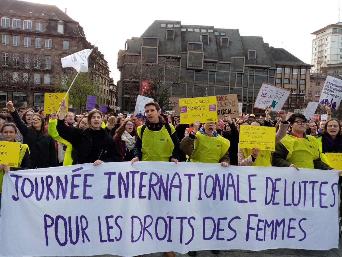 StrasEnCommun's tweet photo. 🔴@StrasEnCommun se mobilise pour la journée mondiale de lutte pour les droits de la femme ! ✊🙅‍♀️
⏩Nous porterons un changement de paradigme et la lutte contre les discriminations sexistes urbaines 
⏩Retrouvez notre programme: https://t.co/lTT0LjrSCZ
#journeedesdroitsdelafemme https://t.co/HU0JhfqbQD