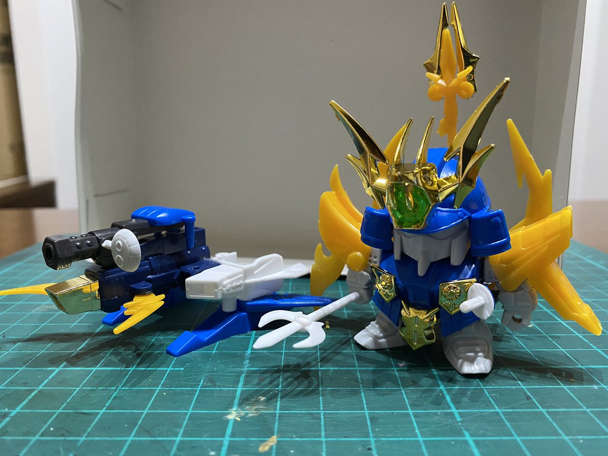 耳口王 見て めちゃくちゃ ガンダム野郎 テイストなやつが完成しそうです 武者風雷主と風雷の神器のミキシングだい 名前は 風雷の風雷主 ふうらいのぷらす あるいは 武者風雷風雷主 むしゃだぶるぷらす どっちがいいですかね 笑 完成