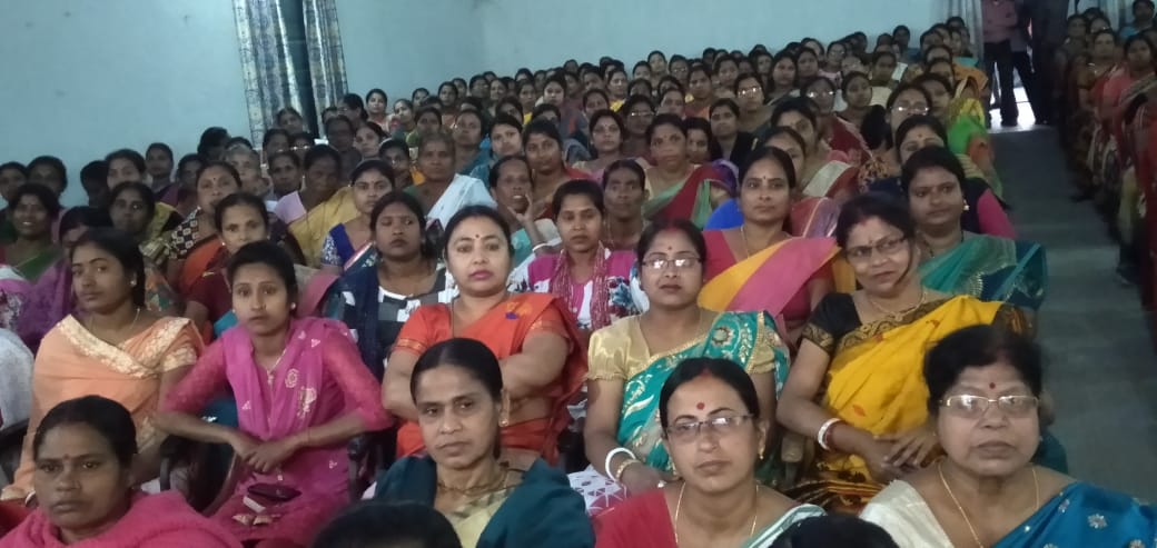 RanjeetkrDass's tweet photo. Keeping in mind the goal behind #AaideurBuloni &amp; in celebration of #WomensDay2020 the women of my society selected 15 women of distinction in society to be recognised publically &amp; be felicitated with a fulam gamusa, xorai &amp; recognition letter.
@BJP4India @smritiirani @MinistryWCD https://t.co/QGW9rT45wq