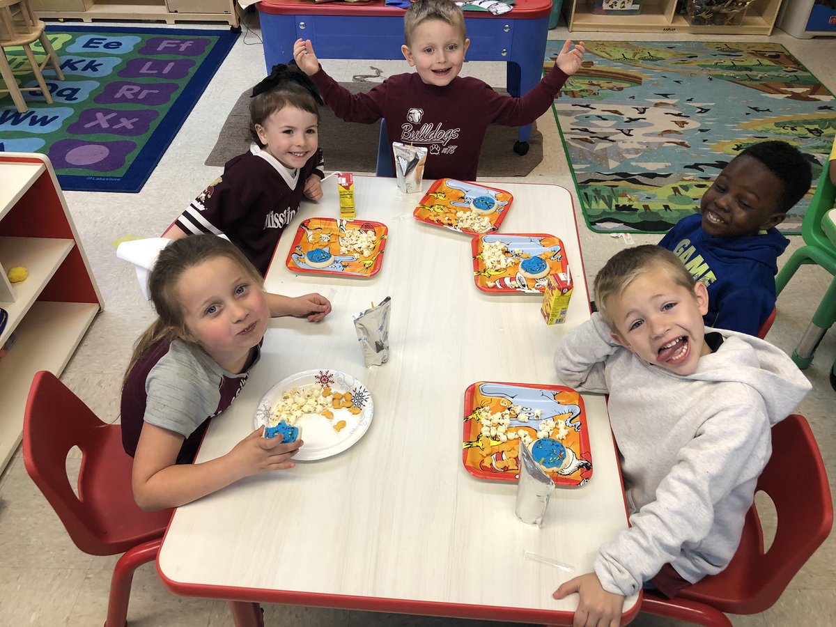 hannahmfischer's tweet photo. And our class finished off RAA week with Cat in the Hat, a rhyming competition, and a Dr. Seuss birthday party! These kiddos LOVED exploring some of Dr. Seuss’s classic pieces all week long📚I love to watch their love of learning grow! #SparkExcellence #tweetcher @StarkvilleSD https://t.co/jziSGtpxon
