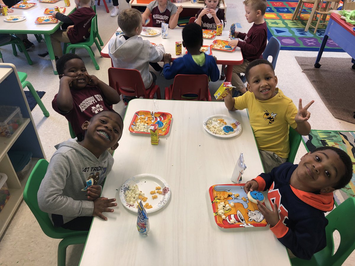 hannahmfischer's tweet photo. And our class finished off RAA week with Cat in the Hat, a rhyming competition, and a Dr. Seuss birthday party! These kiddos LOVED exploring some of Dr. Seuss’s classic pieces all week long📚I love to watch their love of learning grow! #SparkExcellence #tweetcher @StarkvilleSD https://t.co/jziSGtpxon