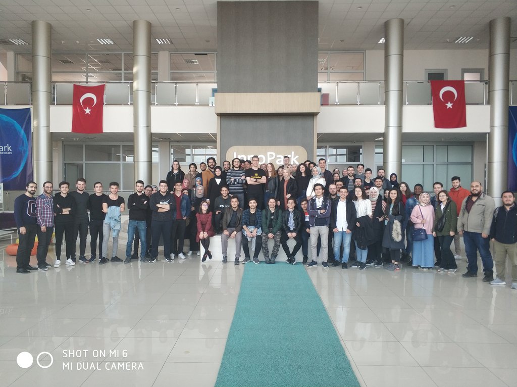 Machine Learning etkinliğini 120+ katılımla gerçekleştirdik. Sayın <a href="/aocdiken/">Ali Osman CIBIKDIKEN</a>'e bilgi ve tecrübelerini bizlerle paylaştığı için, etkinliğe gelen arkadaşlara katılımlarından dolayı teşekkür ederiz🤗 Sonraki etkinliklerde görüşmek üzere 🎉👋 #machinelearning #gdgkonya