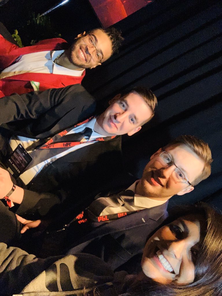 Mitt44's tweet photo. Was so cool to work with these fresh and funny guys 🎮 🎙 @DeluxeHaas @Frewtube #gearsofwar5 #major2020 https://t.co/Ye52mAj3rO