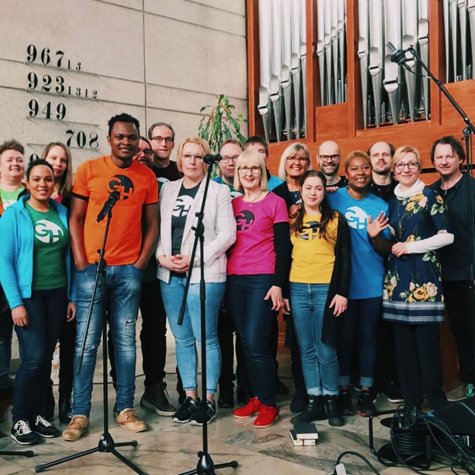 Lisävihkon virret svengasivat tänään Sing-a-long messussa ja Gospel Helsinki -kuorolaiset innostivat mukaan laulamaan. 🎶🎶
▪︎
#GospelHelsinki #GH #gospel #singalongmessu #messu #GospeliaKaikille #lauttasaarenseurakunta #ninapakkanen #tuomiorovastikunta #yhteinenseurakuntatyö