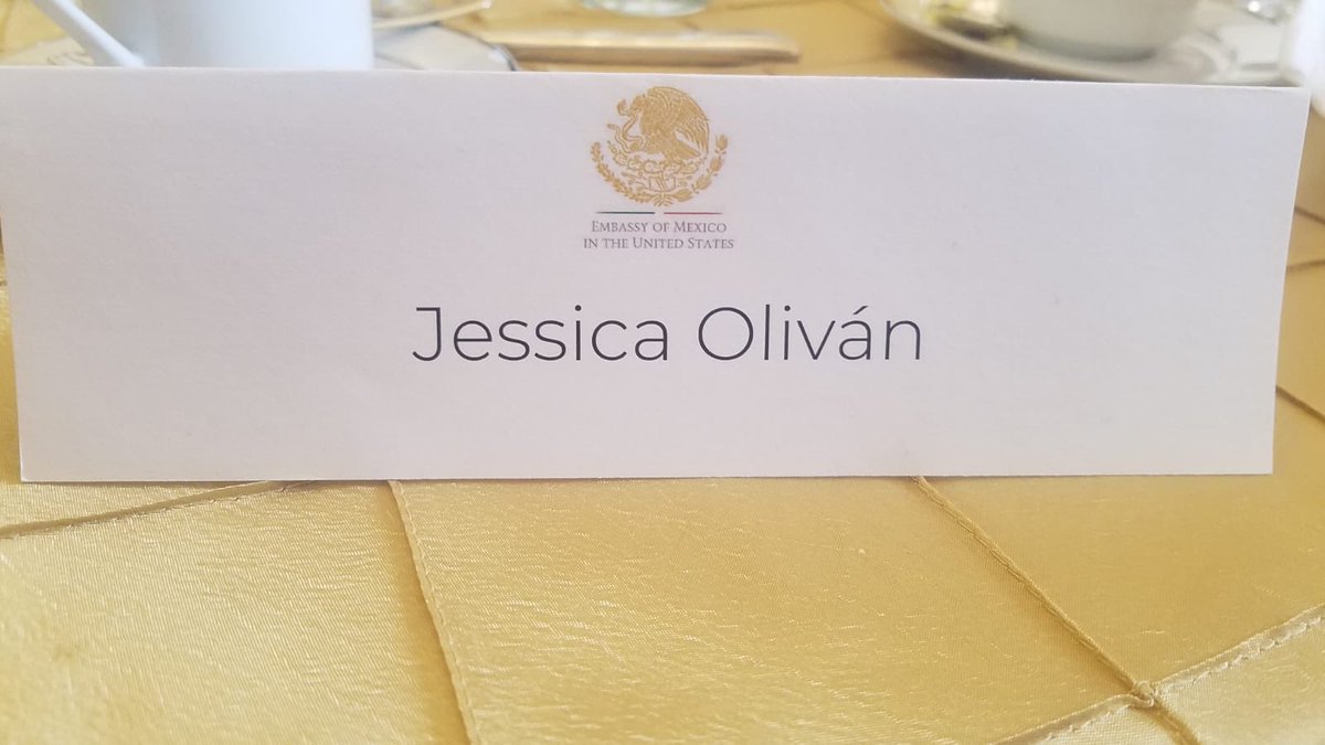 DcUnam's tweet photo. La #RedUNAM estuvo presente en el evento conmemorativo del #InternationalWomensDay convocado por la @EmbamexEUA . Gracias a nuestra tesorera, @JESSICAOLIVAN por participar en este encuentro y a la embajadora @Martha_Barcena por la invitación #OrgulloUNAM #WomansDay https://t.co/Rf73txgRmo