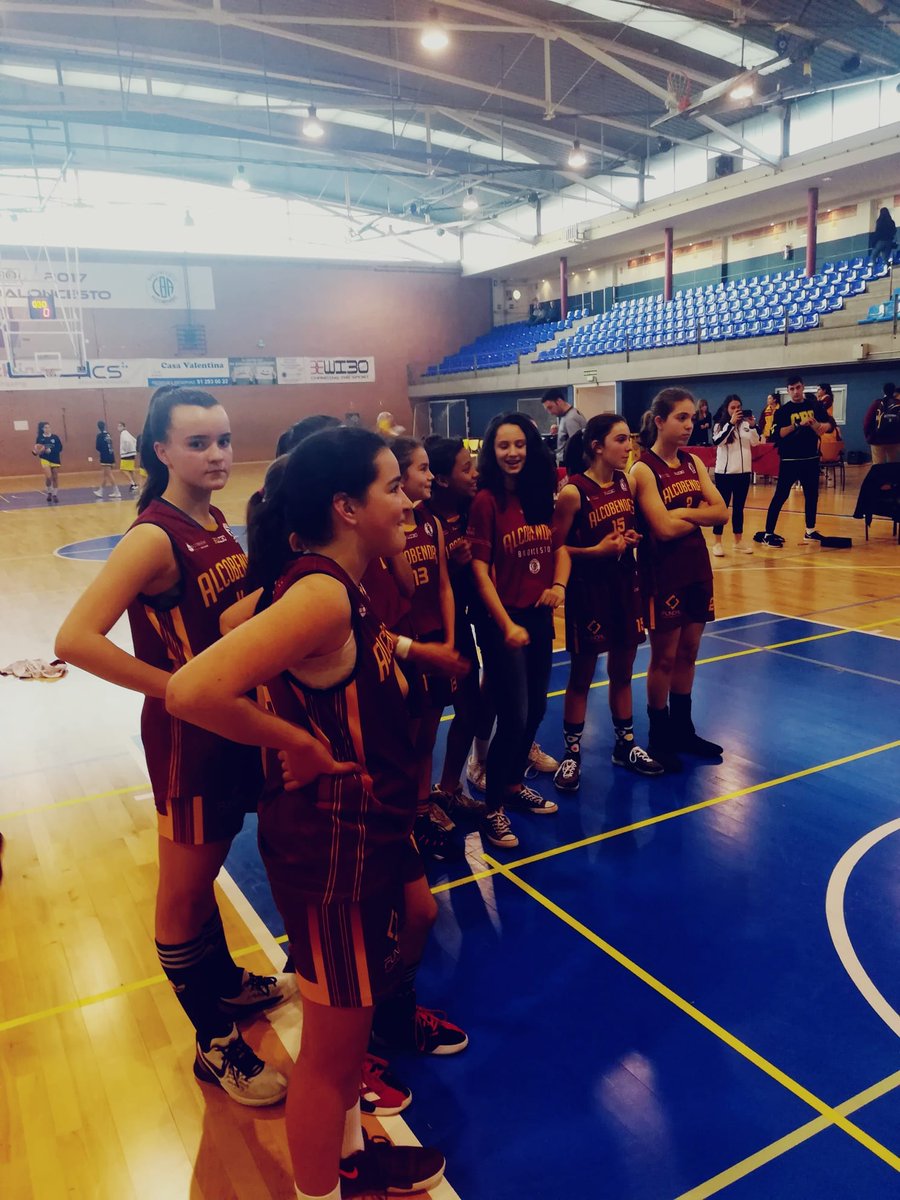 cbalcobendas's tweet photo. #CanteraCBA ⛹️♀️⛹️♂️ | El #InfBFem vence (50-45) a @cbpozuelo. ¡Buen trabajo, chicas! #SúmateAlGranate https://t.co/YrtckEzeom
