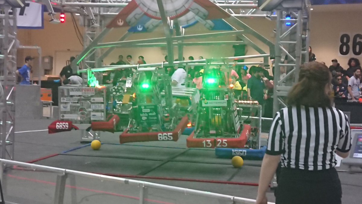 FRC865's tweet photo. Gotta love all that AIR! Great job @frc1325 #frc6859! Half way through @CANFIRST @georgiancollege #GeorgianFRC semis! https://t.co/QPjBEHalJ8