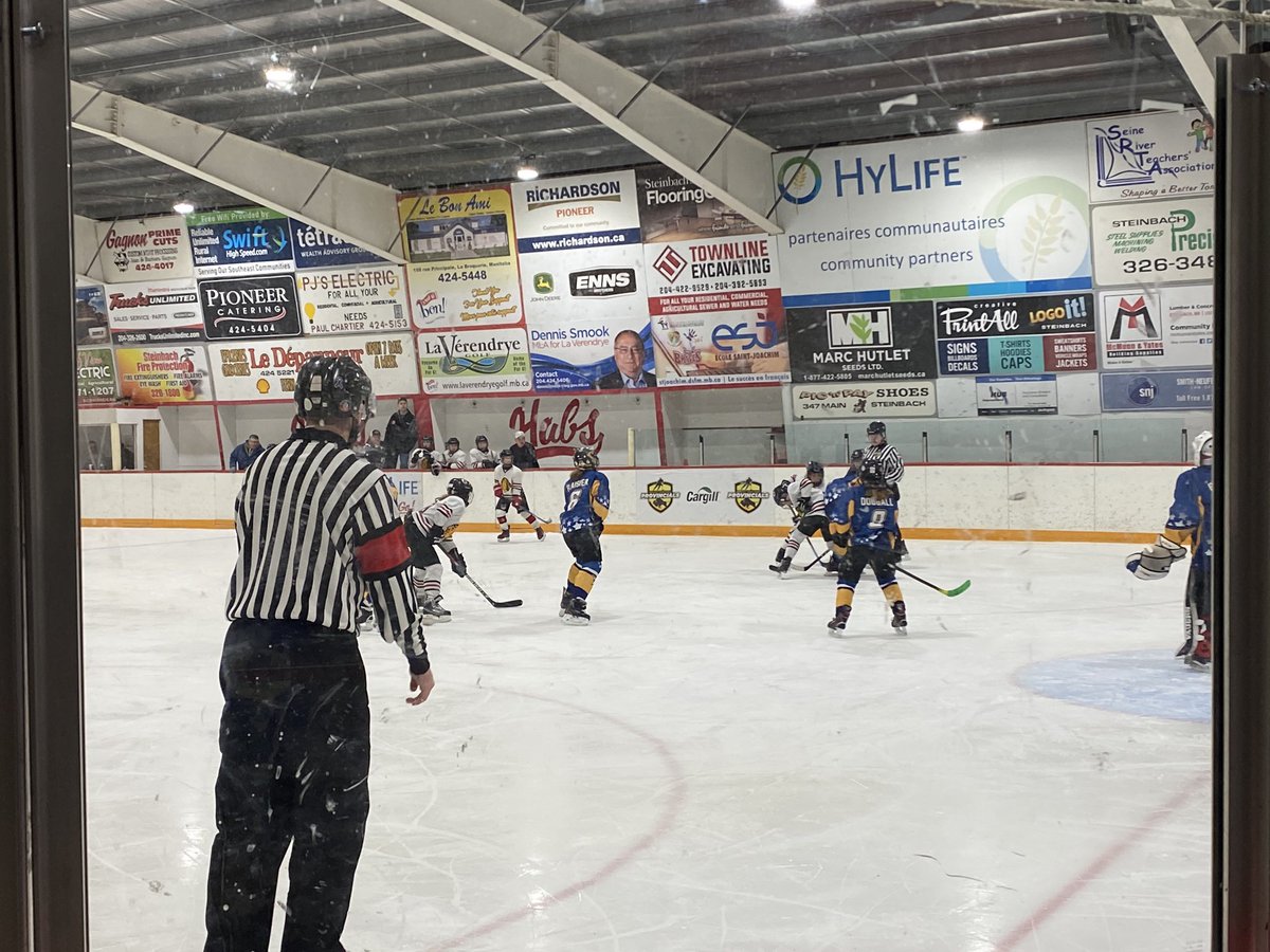 LabHabs's tweet photo. Last day here in La Broquerie at the Peewee Female A Provincials! Good luck girls! @hockeymanitoba @CargillAgCanada #HMProvincials #BelieveInTeam https://t.co/FhZbNr6okL