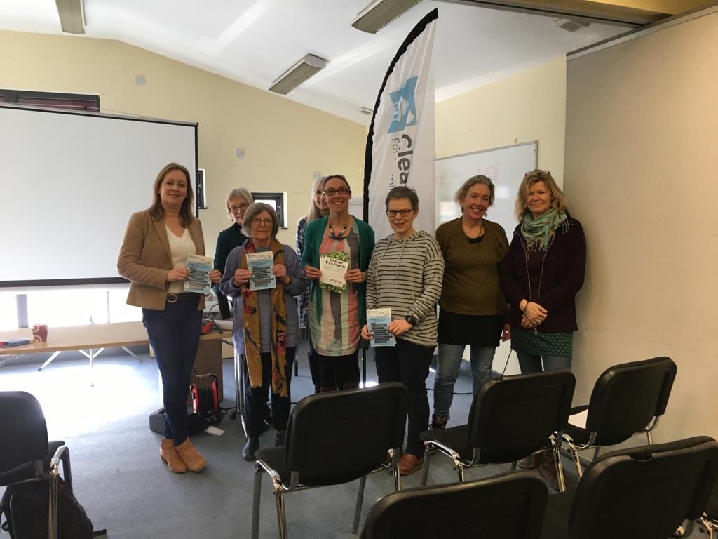 Fantastic to see the workshop on climate change today at the @SYDNICentre for International Women’s Day! Thanks to everyone who took part to and to @HelenAdkins_ for helping lead the workshop on behalf of the campaign group Clean Air for Leamington #IWD2020