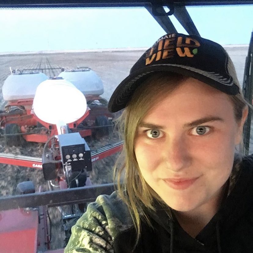 Did you know that over 25% of Canadian farmers are women 💪? @canadianfarmgi1 is just one of over 78K Canadian females who are plowing their way through a career in agriculture. Learn more ->>> instagram.com/p/B9eo17SAnuB/…