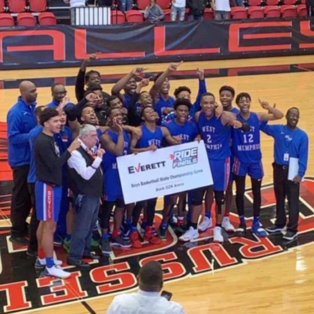 dwill_d3's tweet photo. Like i said last season...gotta end my last year with a BANG🤩💥, State Finals here we come🗣#Humblest #LLTV3
@wmbluedevilbb @ARHoopScoop @ARBballRankings @ArRecruitingGuy @ARPrepSports https://t.co/MCYatfYRTv
