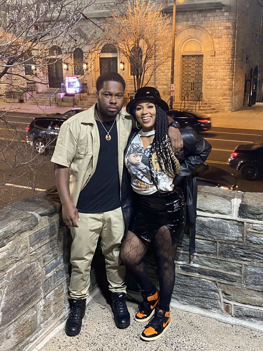 Shake_Em_Up7's tweet photo. Like when Janet was Justice that's what I’m talking bout
A shorty that can tell you when the J's come out 🖤 •
•
•
•Hair: _crownedtresses
•MUA: suxmua
•
•#ghettogirls #milleniumtour2020 #lilbowwow #bowwow #shadmoss #bewareofdog https://t.co/1rib6Jvk2l