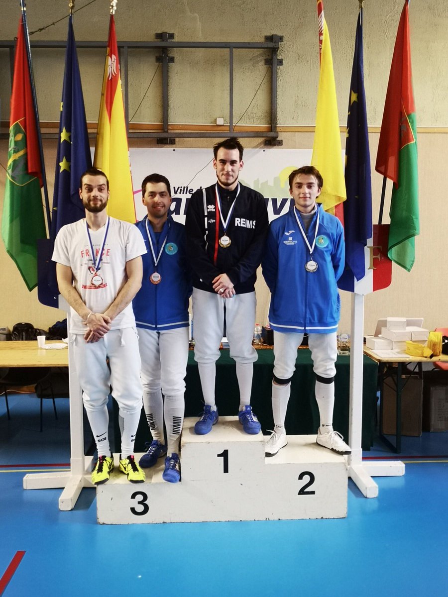 Résultats du jour au fleuret masculin à Vandoeuvre aux championnats du Grand Est.

M17
6ème Mard Durand
8ème Arthur Daveau
9ème Louis Raulet
12ème Louis Carnot
13ème Victor Daviaud
16ème Alexandre Diot

Seniors 
1er Thibault Gagnaire 
6ème Romain Bonnaire
7ème Thomas Brancourt