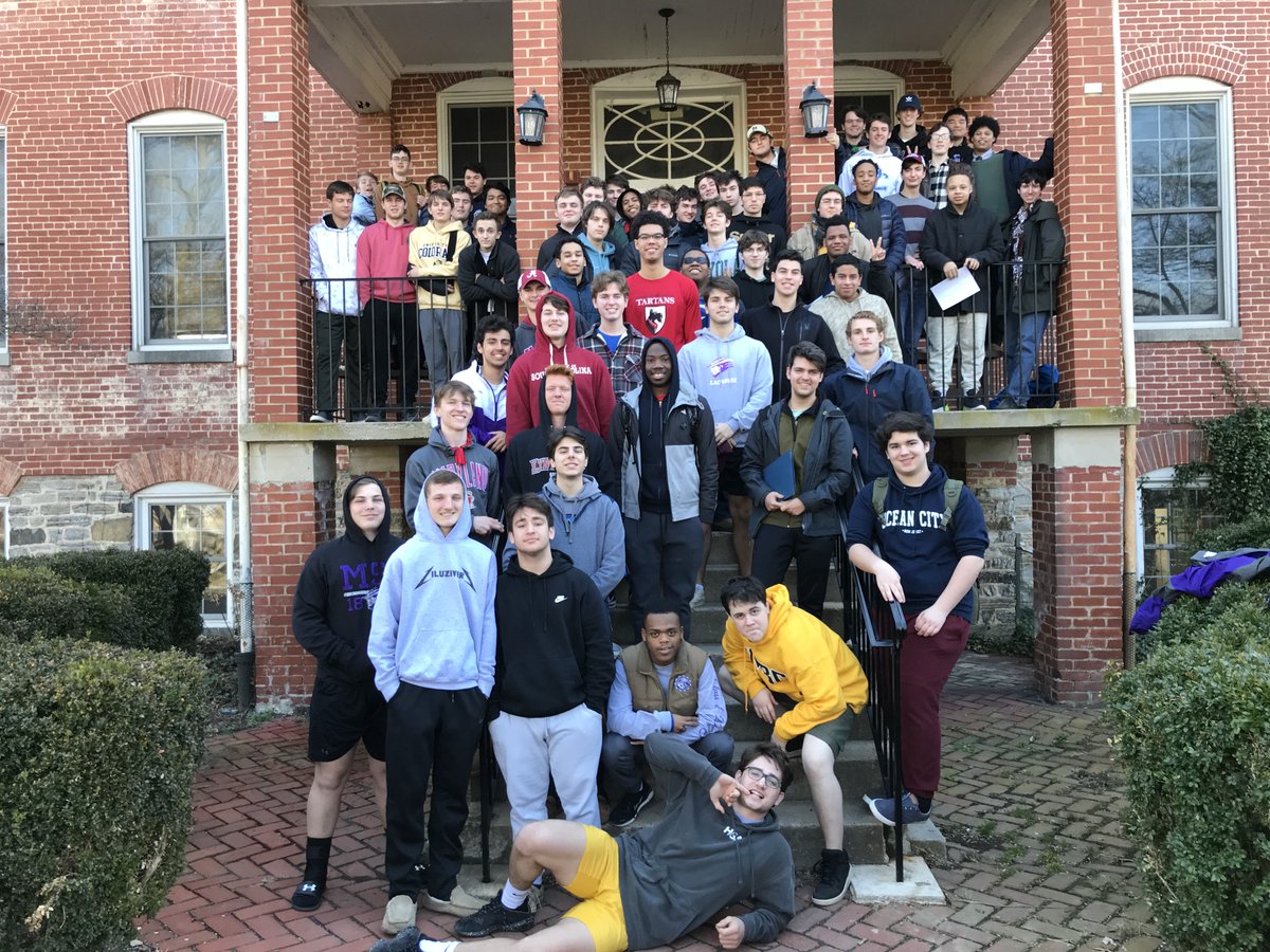 MSJGaels's tweet photo. God bless the Class of 2020 on Senior Retreat this weekend! #BrothersForLife https://t.co/rxBPBEvxSe
