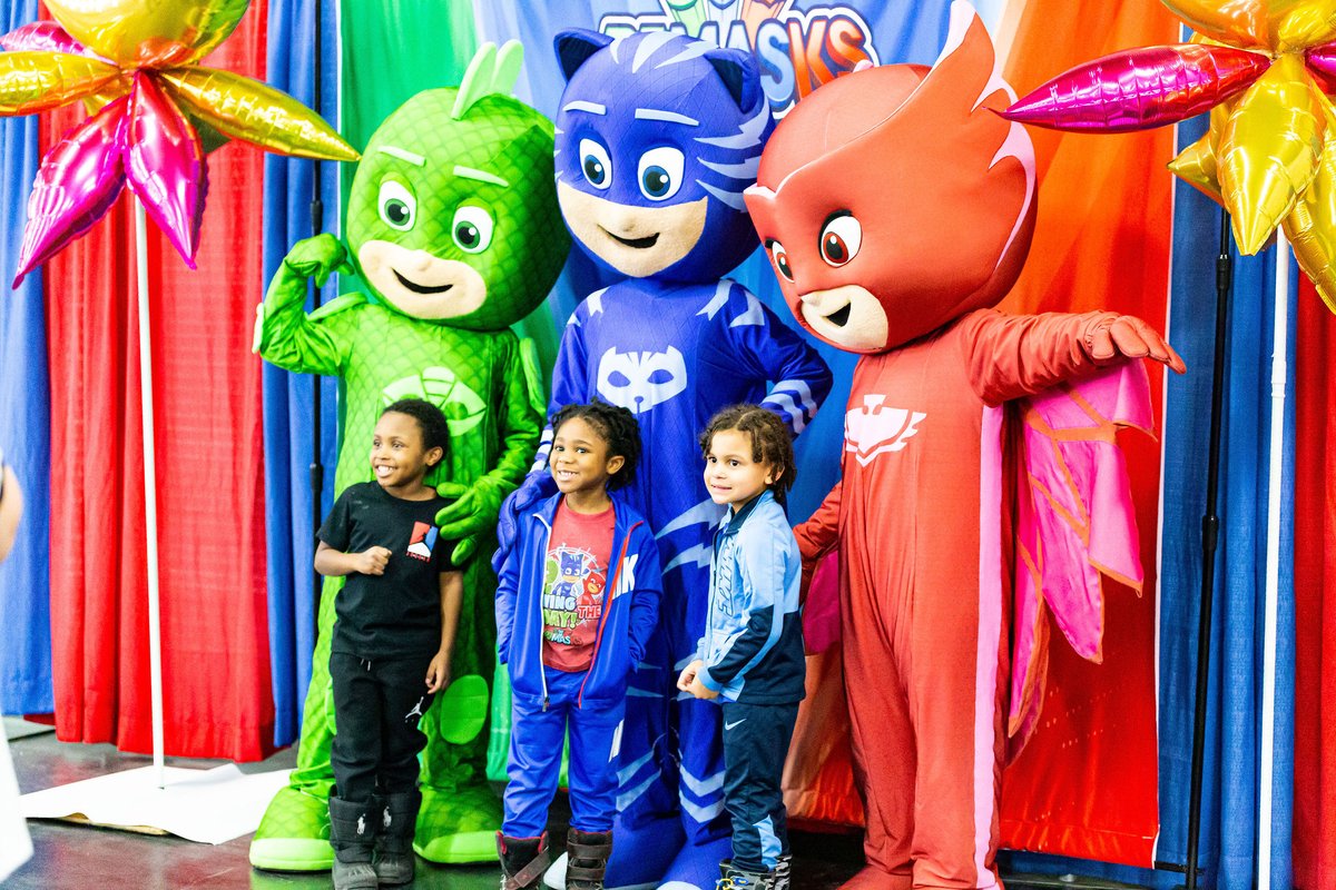 MomPopTotsFair's tweet photo. Day 1 at the #2020mompoptotsfair was so much fun! Join us today from 10a to 5p at the @yegexpocentre for another day of family fun and memories! @PJMasks will be meeting and greeting from 11a to 4p! Lots more petting zoo and dino and baby crawl race fun!
@JurassicForest https://t.co/h8GlkU97T1