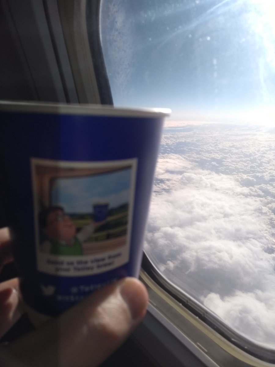 @TetleyUK #itStartsWithTea 35000ft above cloudy France https://t.co/9JjsMfTCIm