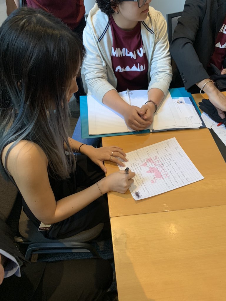 Monroe_ITMIMUN's tweet photo. Happening rn: Russia, USA, Japan and China’s heads of State, signing a peace agreement 
@INDTRUTH_MIMUN https://t.co/OZMyPhraFg