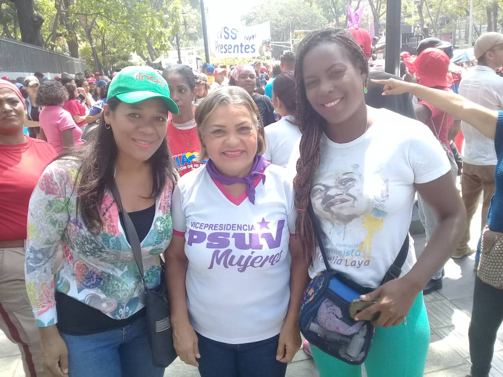 WuikelmanAngelP's tweet photo. Nuestras mujeres inceístas combativas, guerreras, sensibles y comprometidas con la formación del pueblo venezolano, movilizadas en el #DiaInternacionalDeLaMujer 
#MujerVanguardiaDeLaRevolución https://t.co/UkmQfkvDz8