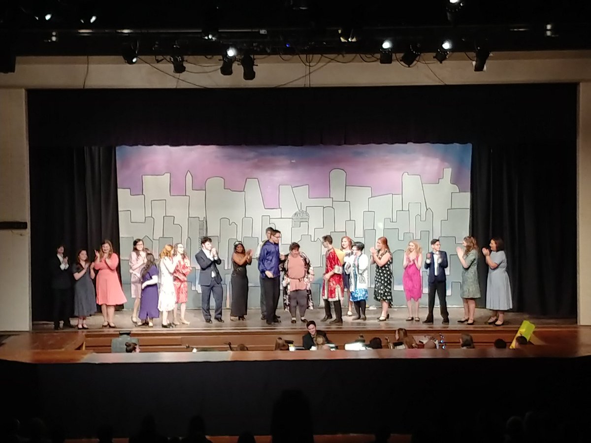 DHS Performing Arts tweet media