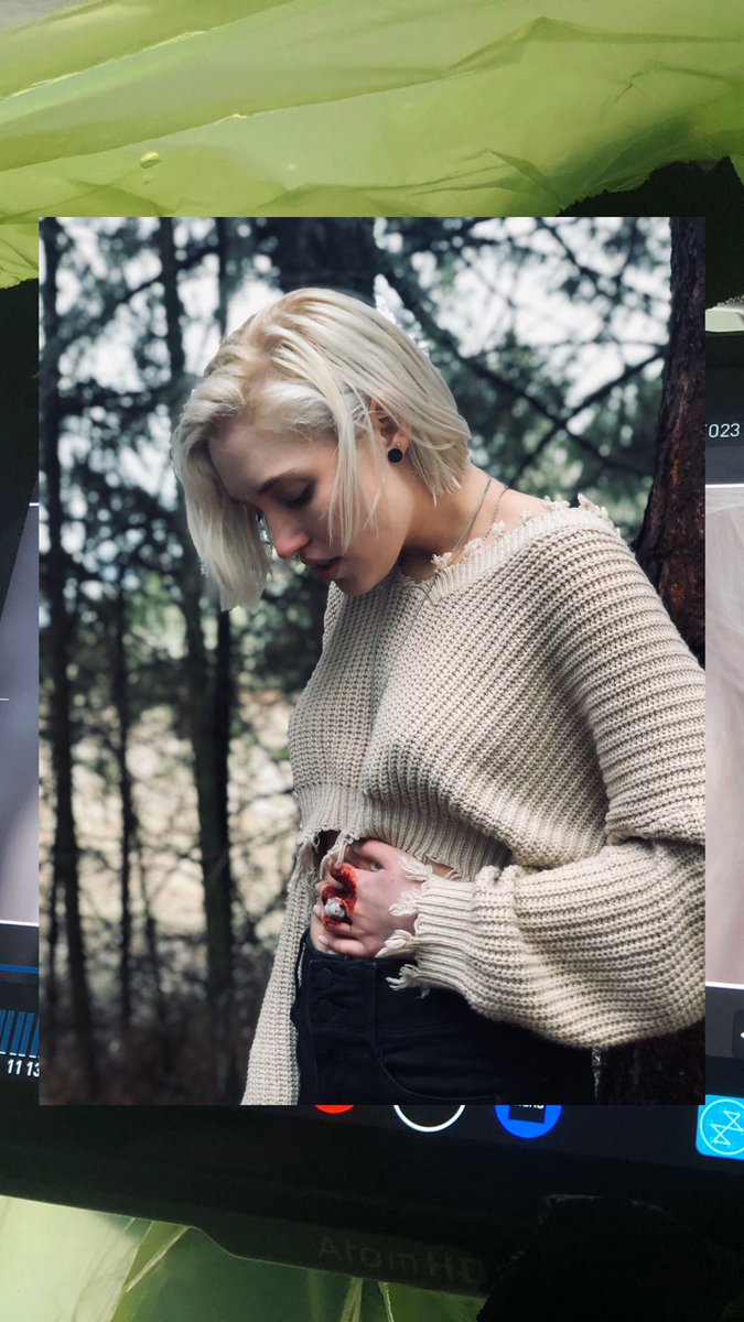 AManicMacabre's tweet image. Ashley Holmes on set playing Chelsea Scott in Manic Macabre , Written/Directed by @HassonHarris . Wanted to pay homage to @DrewBarrymore @kevwilliamson and @wescraven and #Scream ! #Horror #ManicMacabre #Director #Film #WesCraven #DrewBarrymore #KevinWilliamson #Slasher