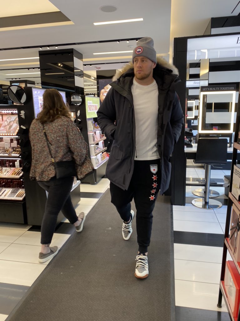 KealiaOhai's tweet photo. You know he loves you if he’ll follow you around Sephora all morning @JJWatt https://t.co/y33iuRuyWC
