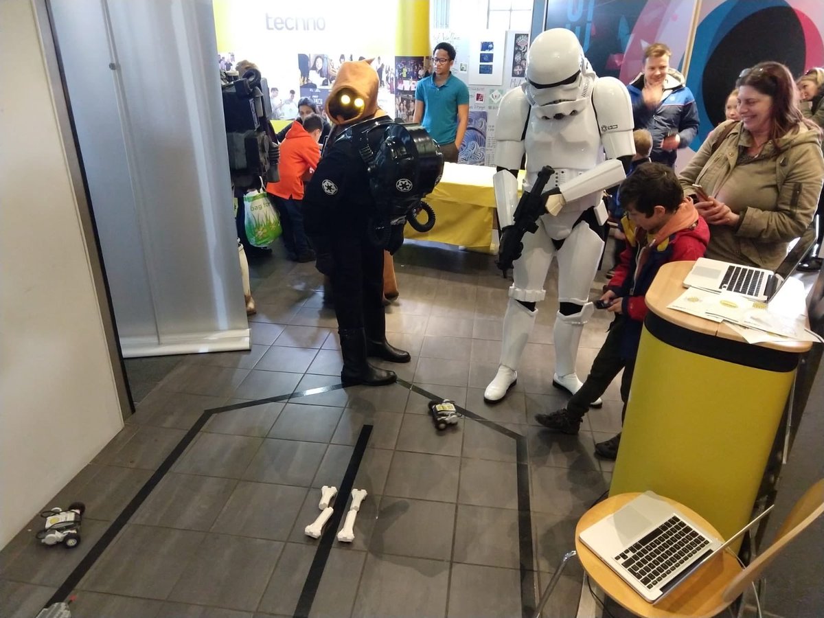 Technocamps's tweet photo. These definitely weren’t he droids they were looking for!!! @The_Waterfront @OrielScience #SuperScienceSunday https://t.co/pCAa99s0Dv