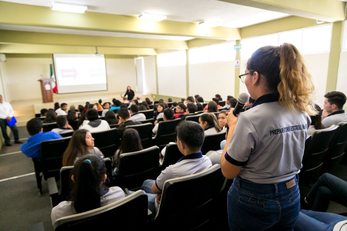 educacionyuc's tweet photo. Con el apoyo del Centro para Prevenir y Eliminar la Discriminación en el Estado de Yucatán, llevamos a jóvenes de la #preparatoria estatal 10 “Rubén H. Rodríguez Moguel”, la #conferencia "Género y Discriminación". #Cepredy https://t.co/efJJI0qouI