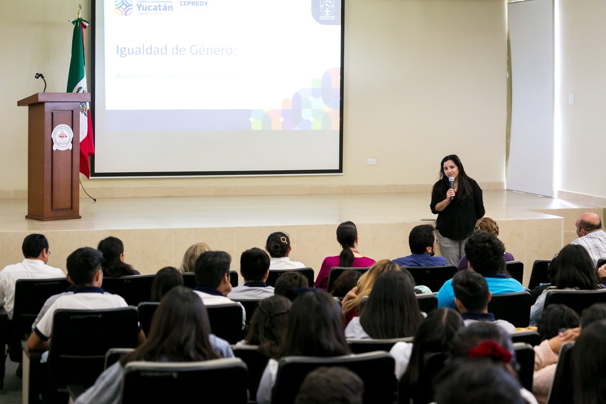 educacionyuc's tweet photo. Con el apoyo del Centro para Prevenir y Eliminar la Discriminación en el Estado de Yucatán, llevamos a jóvenes de la #preparatoria estatal 10 “Rubén H. Rodríguez Moguel”, la #conferencia "Género y Discriminación". #Cepredy https://t.co/efJJI0qouI