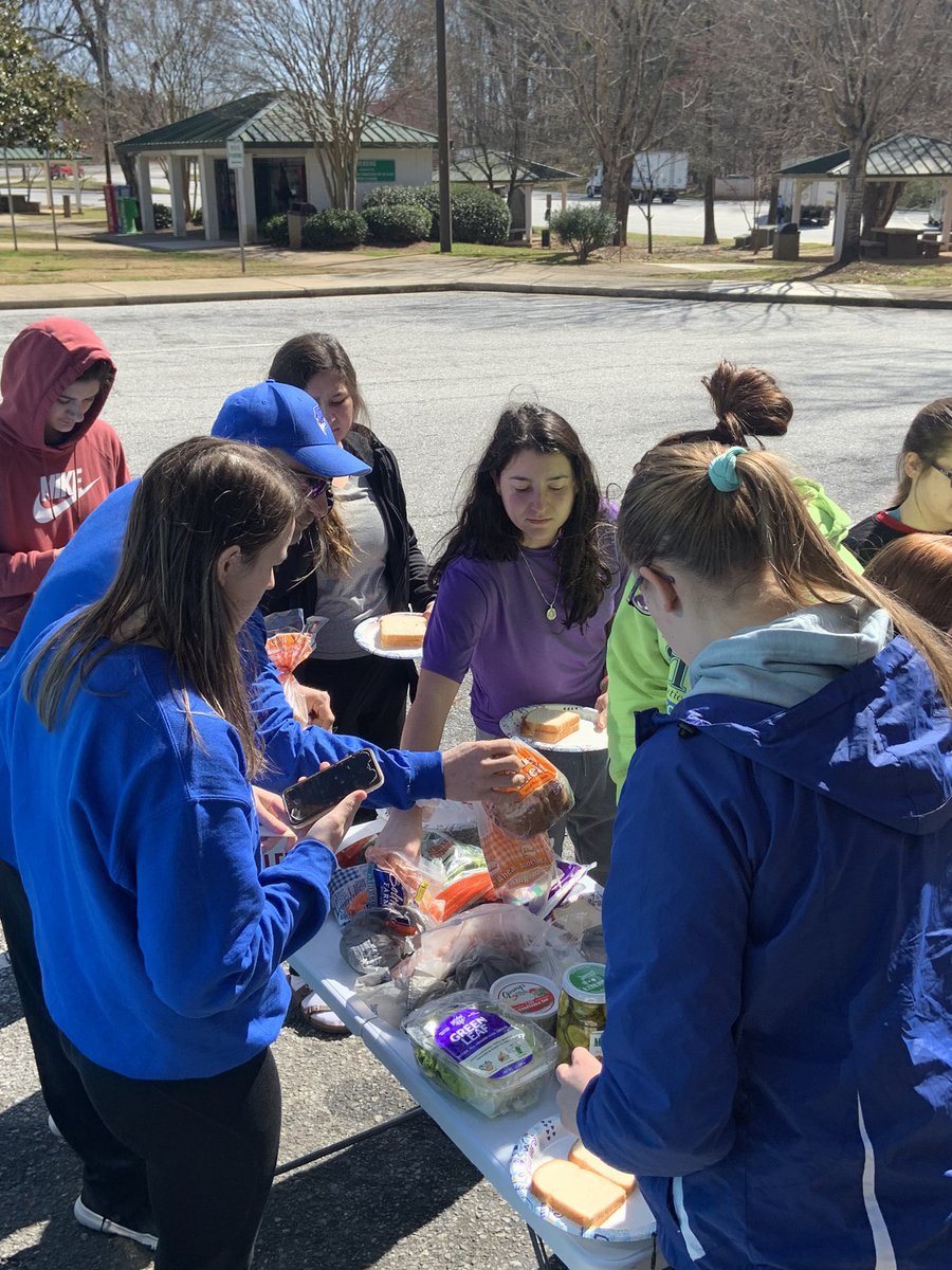 HolyFamily_SB's tweet photo. The Holy Family Softball Team begins the 2020 spring with games in North Myrtle Beach, SC Monday. The team stopped for a quick picnic on the way today. https://t.co/SpB4VES6EN