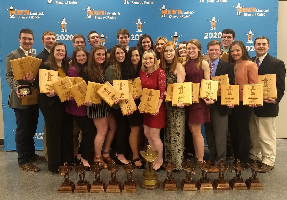 TravisOQuinn's tweet photo. Congratulations to the 2020 @RODEOHOUSTON Champions! #KStateMeatJudging2020 https://t.co/CqI6AFeUIR