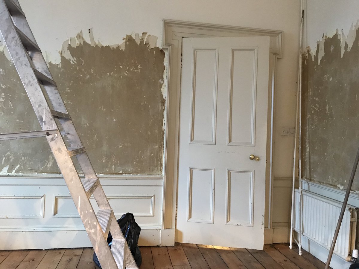 holyroodmandy's tweet photo. Been stripping all afternoon and this is as far as I’ve got. #layersuponlayers #IWD2020 https://t.co/A4UIWKt5VK