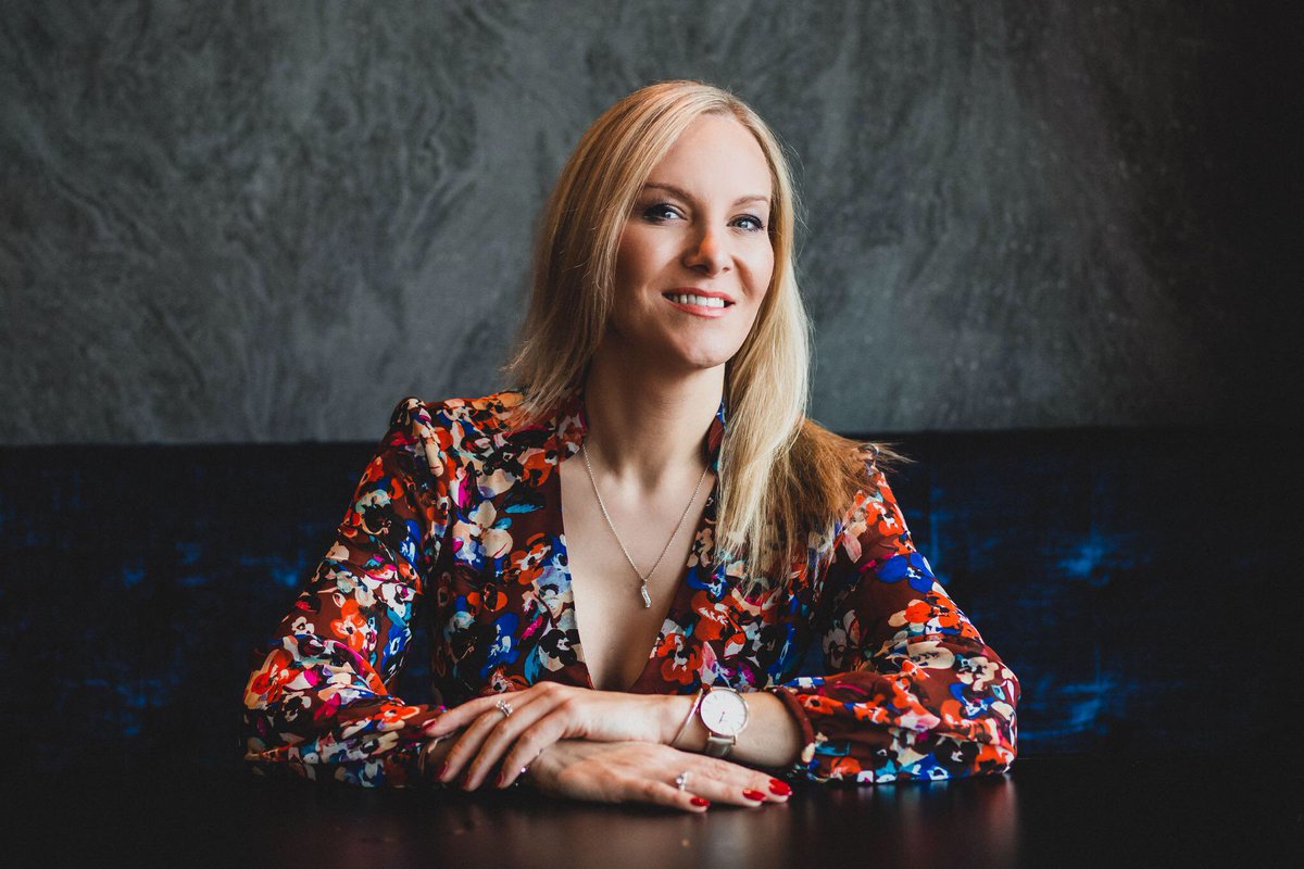 TanyaVital's tweet photo. @StephanieHirst: Award Winning Radio and TV presenter currently for @BBCLeeds, DJ, LGBTQ+ icon, ex host of #Hit40UK & @CapitalOfficial #Yorkshire’s - Hirsty's Daily Dose - (THE GREATEST RADIO BREAKFAST SHOW OF ALL TIME) #IWD2020 #InternationalWomensDay https://t.co/xsAomfR7Oe