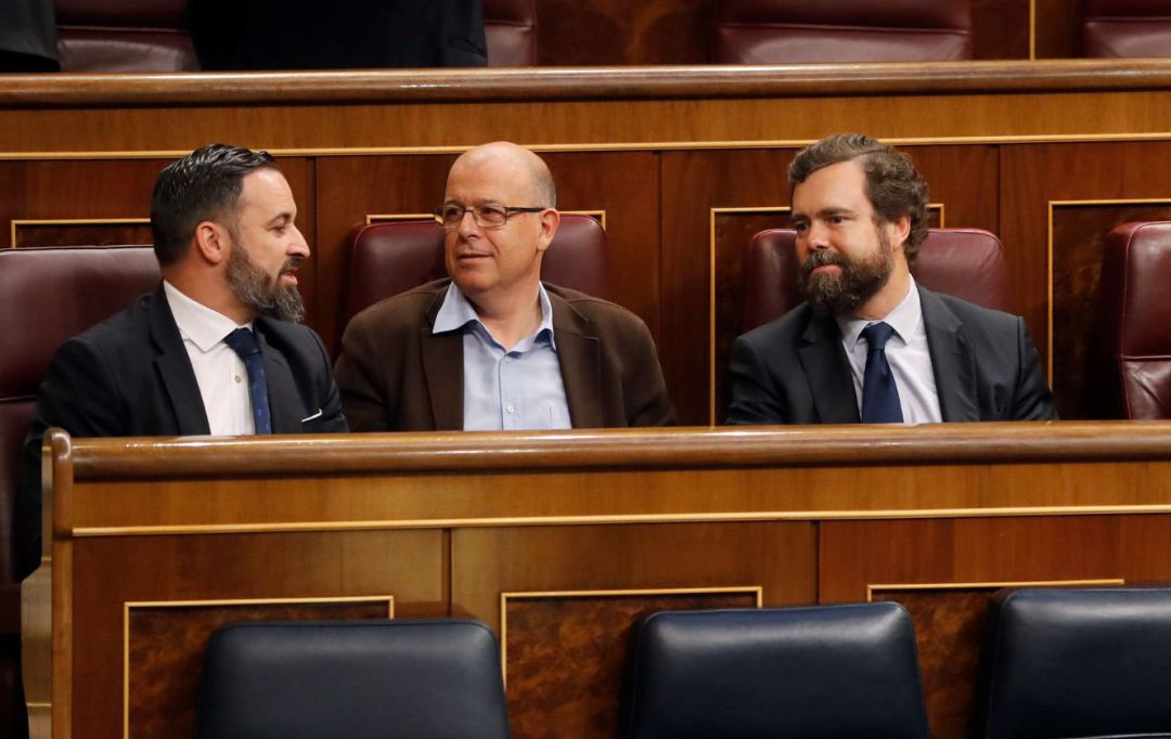 JoanPons3's tweet photo. @J_Zaragoza_ José Zaragoza del PSC y Javier Abascal de VOX son dos caras de la misma moneda.
Xenófobos, bravucones que solo son una minoría extremista. https://t.co/k90Ft952q2